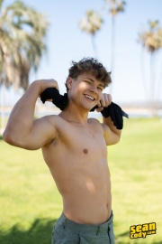 Cute-sexy-muscle-dude-Oliver-Marks-bottoms-ripped-stud-Kieran-huge-cock-at-Sean-Cody-4-porno-gay-pics
