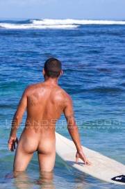 islandstuds-nude-surfer-ramil-ripped-muscular-beach-body-strips-naked-surfboard-straight-young-man-bush-dick-hair-007-tube-download-torrent-gallery-photo