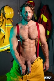 Men-gay-sex-fireman-threesome-Arno-Antino-Mateo-Tomas-Dom-King-13-porno-gay-pics