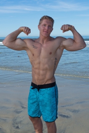 sean-cody-sexy-tattoos-ripped-muscle-body-nolan-weak-knees-sucking-hard-erect-cock-trick-003-male-tube-red-tube-gallery-photo
