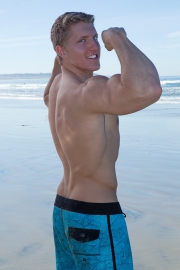 sean-cody-sexy-tattoos-ripped-muscle-body-nolan-weak-knees-sucking-hard-erect-cock-trick-005-male-tube-red-tube-gallery-photo