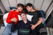 Hot-gay-twink-threesome-Elliot-Finn-Dakota-Payne-Cody-Viper-big-young-dick-anal-fucking-5-gay-porn-pics