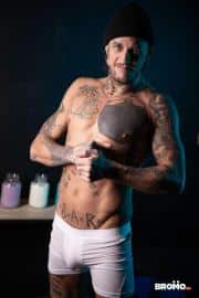 Hot-tattooed-muscle-hunk-Bo-Sinn-bareback-fucking-FTM-trans-hottie-Austin-Spears-hot-holes-3-gay-porn-pics